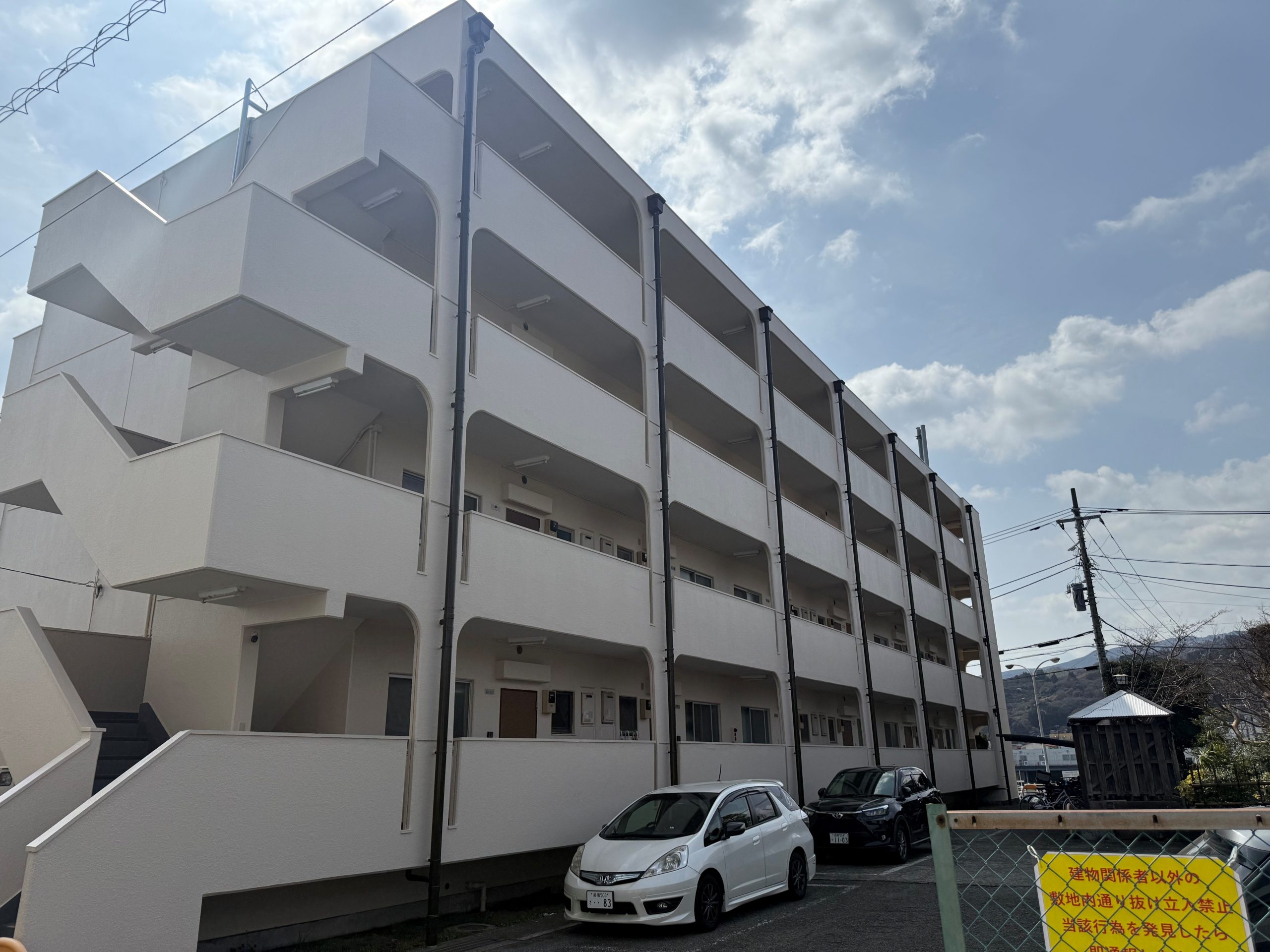 小田原市マンション外壁塗装・防水工事｜劣化外壁と屋上を改善し雨漏れ対策と耐久性向上