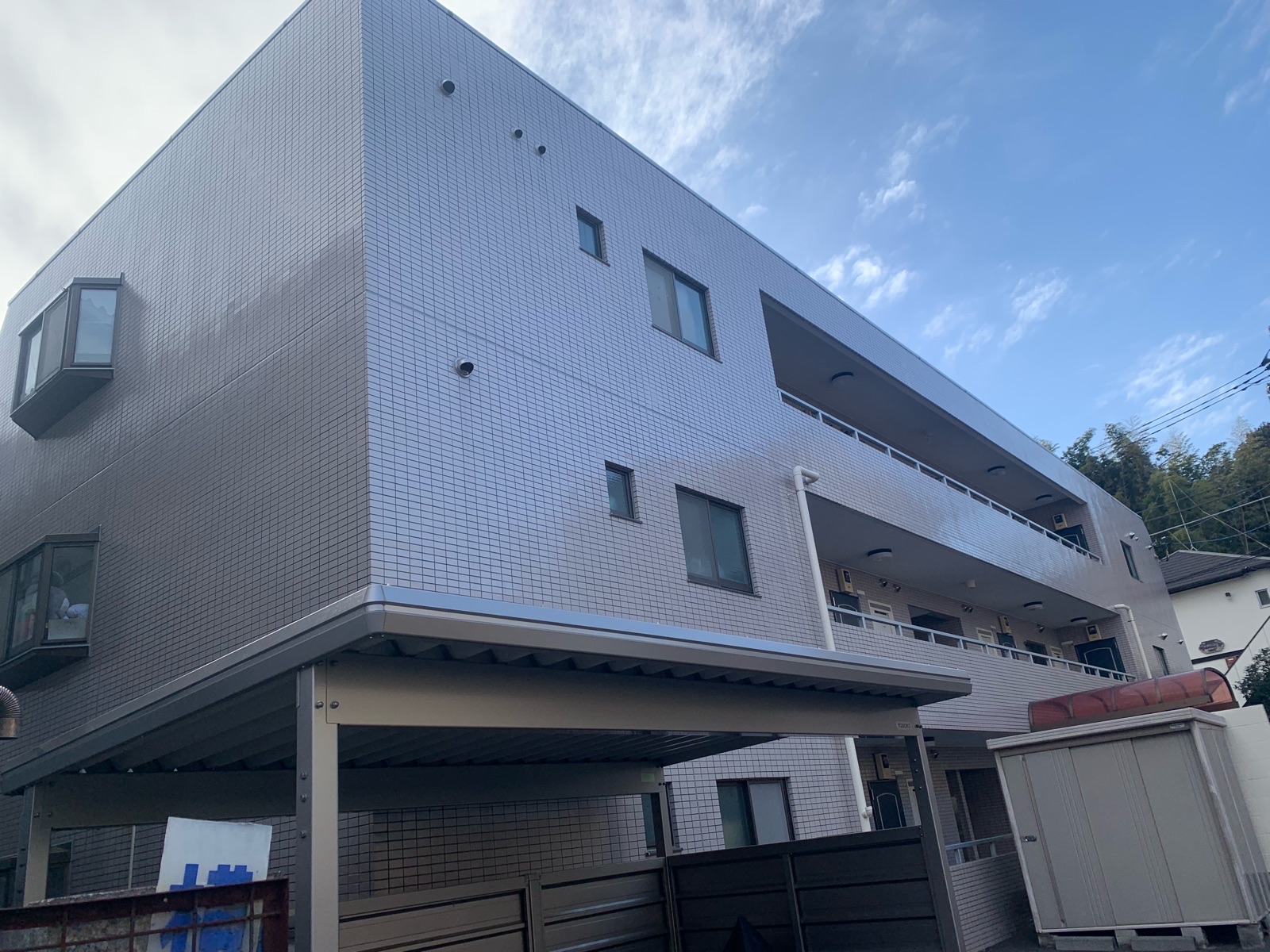 川崎市マンション外壁塗装・防水工事｜タイル補修で資産価値を守る
