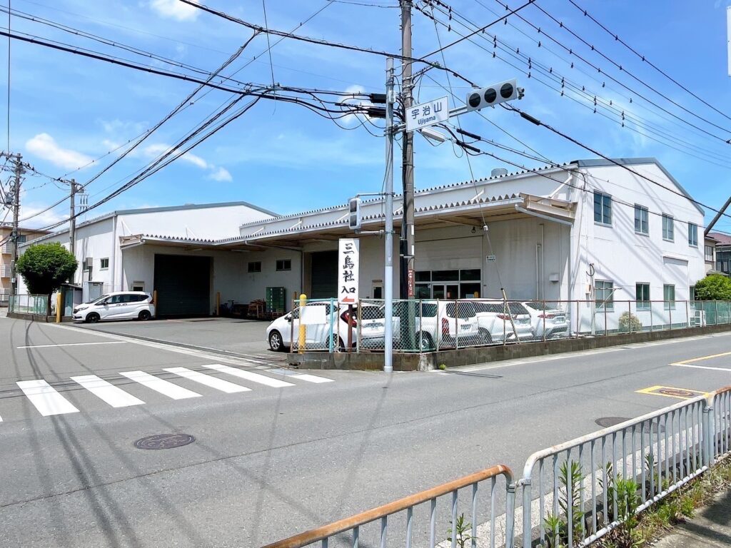 【施工事例】海老名市倉庫の外壁塗装｜色あせを解消しブランド力を高めた仕上がり