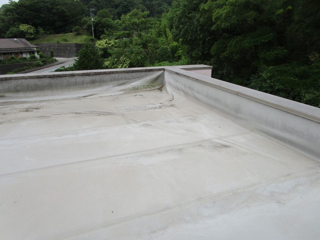 大和市でマンション・ビルの防水工事をご検討の方へ｜雨漏り前に確認したい劣化のサイン