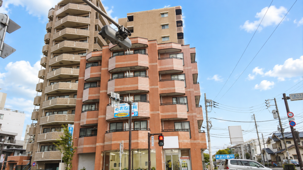 厚木市のマンション外壁タイル補修｜どこに頼むかで費用は変わる？調査・施工まで対応する専門会社