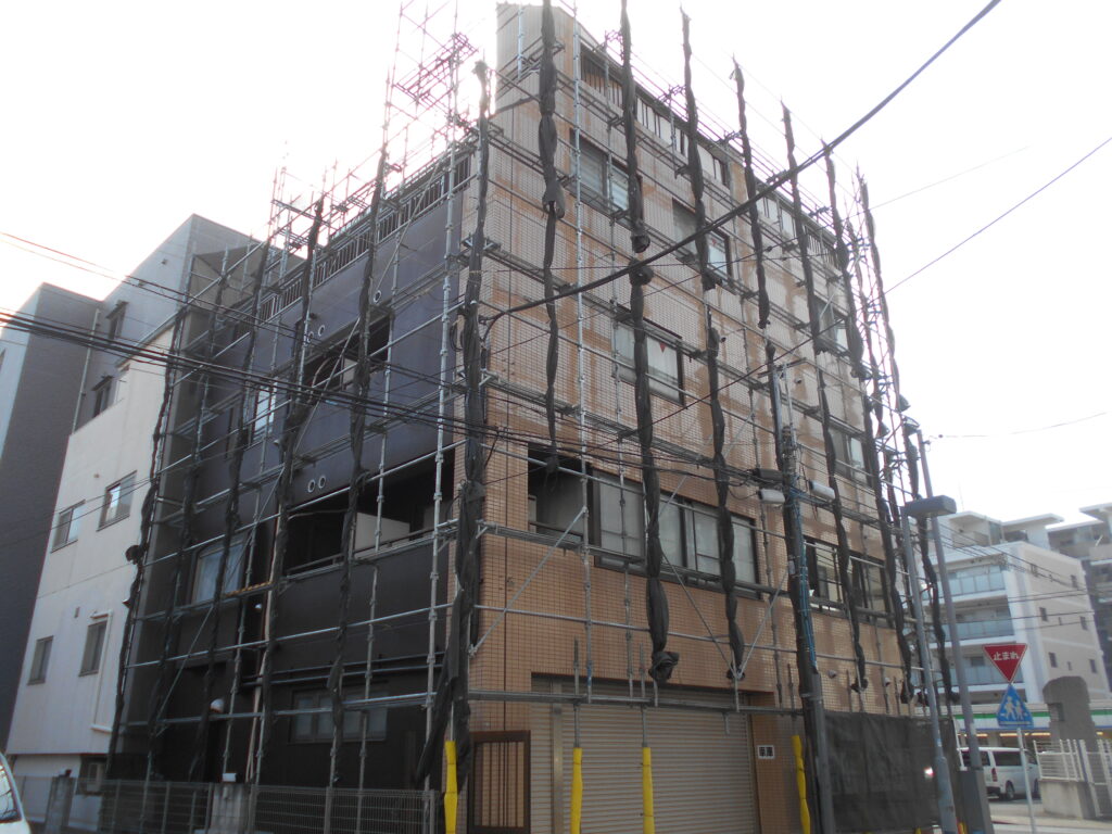 秦野市のマンション外壁修繕｜見積りは価格だけで比較する？専門性・実績・自社施工で費用にも差