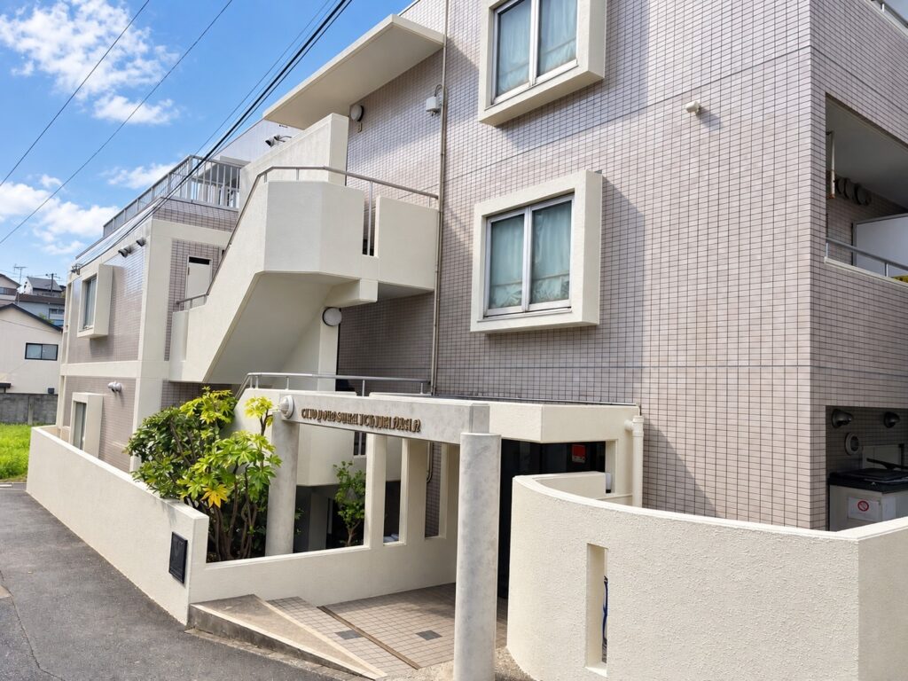 横須賀市17世帯マンション大規模修繕工事｜外壁塗装・タイル補修・バルコニー防水の施工事例