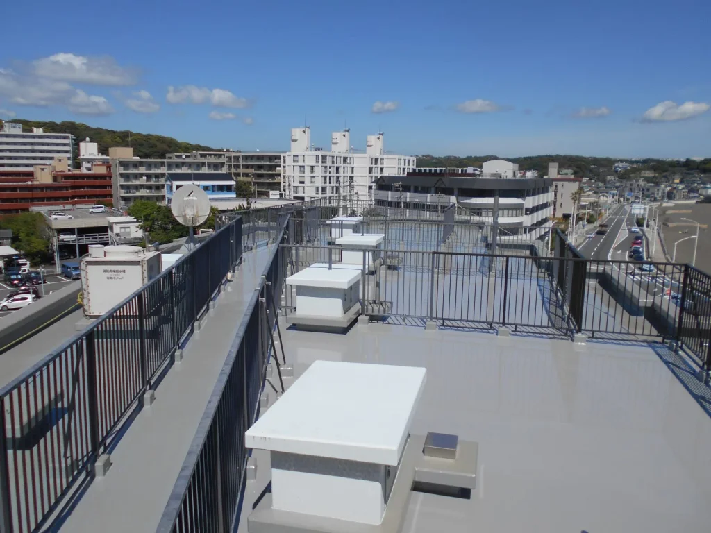 茅ヶ崎市でマンション・ビルの防水工事をご検討の方へ｜海風や風雨も考えた建物の維持管理
